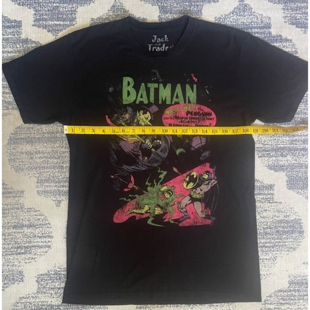 DC Comics Batman T-Shirt Men’s Medium Jack of All Trades Graphic Tee - Picture 4 of 5